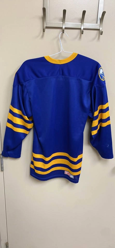 Vintage CCM Buffalo Sabres Hockey Jersey S/M - photo 4
