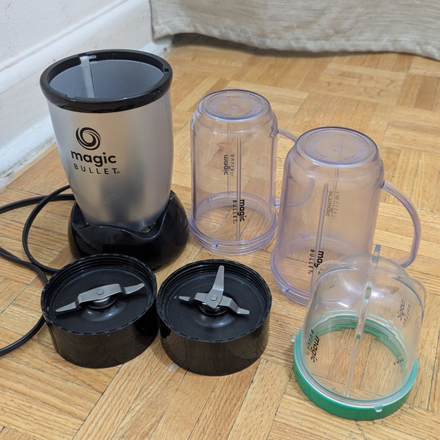 Magic Bullet Blender, Mixer & Mini-Food Processor MB1001B