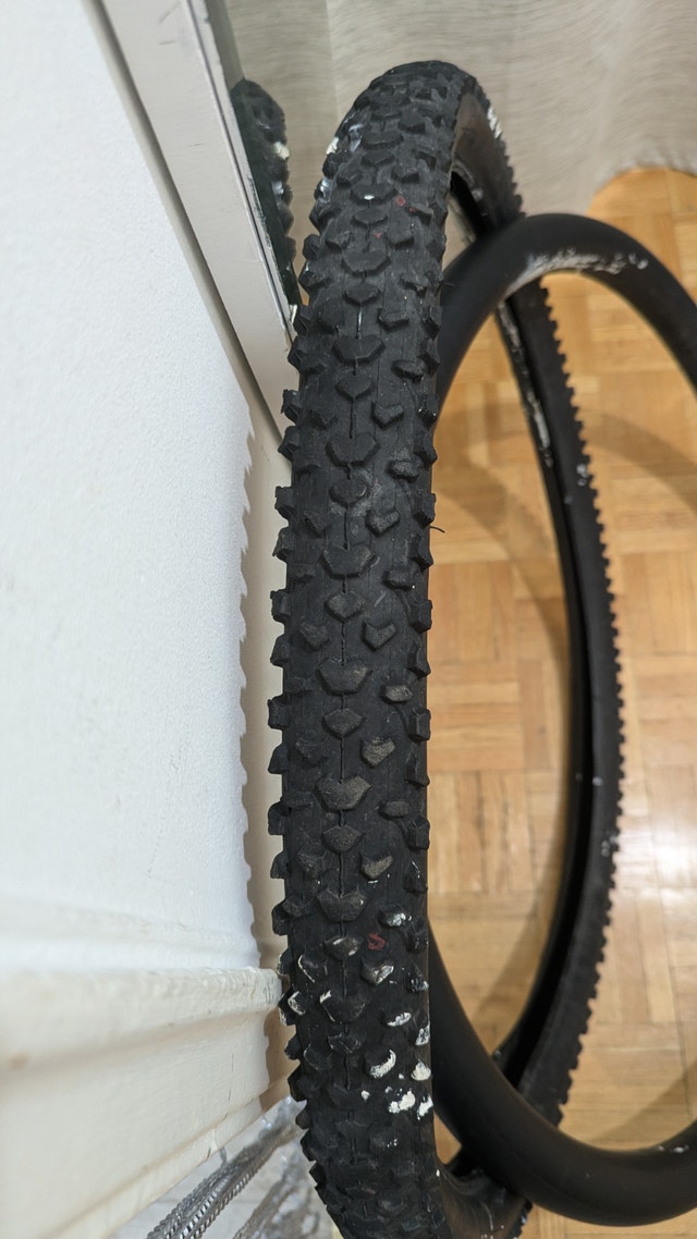 29x2.25 Used Bicycle Bike Tire and Tube (57-622) - photo 2