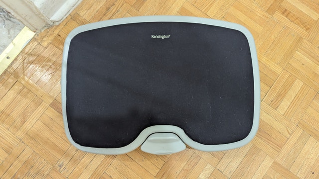 Used Kensington Solemate Comfort Footrest with SmartFit System - photo 2