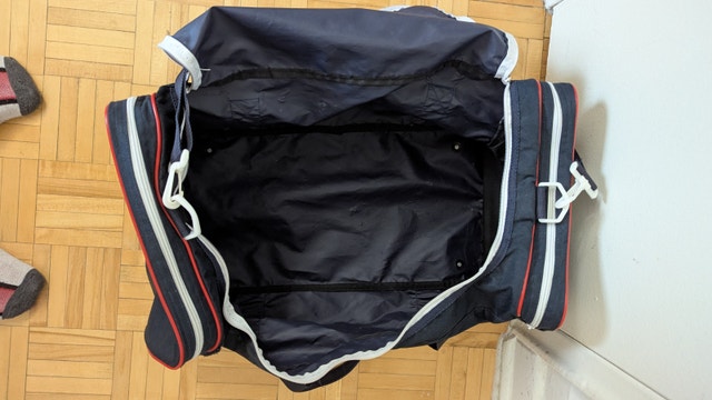 Labatt's Blue Canadian Beer Duffle Gym Travel Carry Bag - photo 3