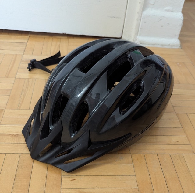 Like NEW Schwinn Adult BIKE Bicycle HELMET size 58-60 cm