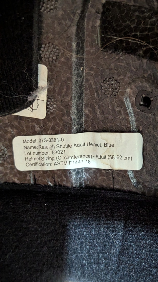 Raleigh Bicycle Helmet - Size 58-62cm - photo 4