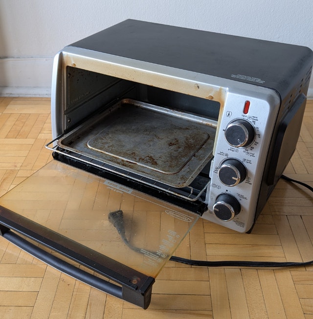 Black & Decker Toaster Oven with 4 Functions, Stainle - photo 2