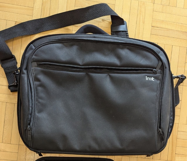 NEW Init Laptop Bag Case Computer Bag up to 17"