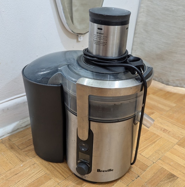 Breville Juicer Model BJE510XL Digital LED Fruit Veggie Extracto