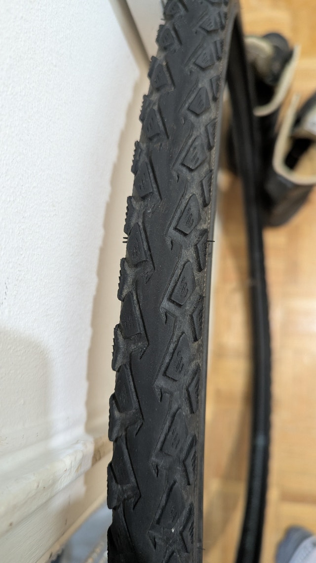28x1.40 Used Bicycle Tire and Tube (700x35G) - photo 3