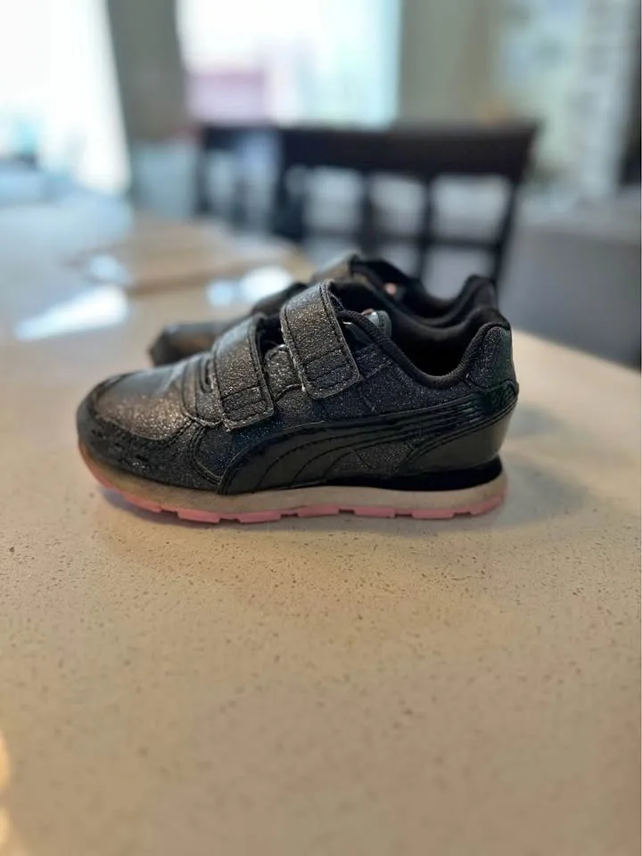 Girls Puma sparkly Runners Size 10 thumbnail