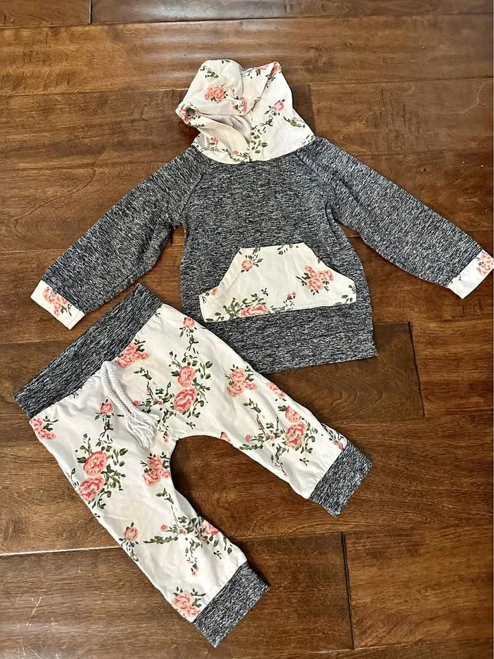 Girls cute floral outfit thumbnail