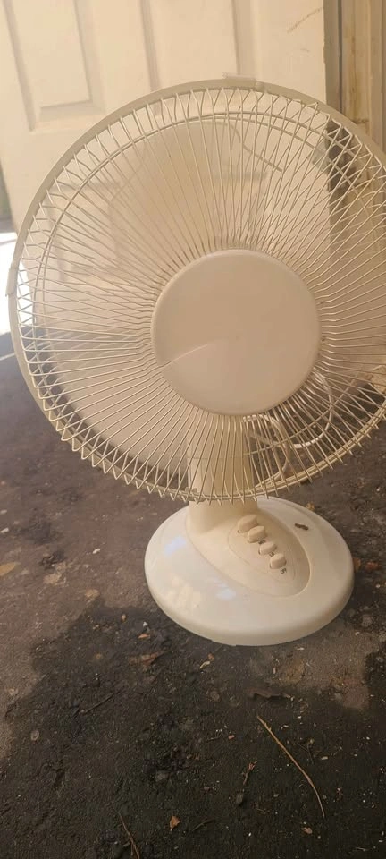 White Table Fan - photo 2