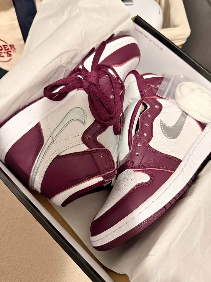 Air Jordan 1 Bordeaux GS