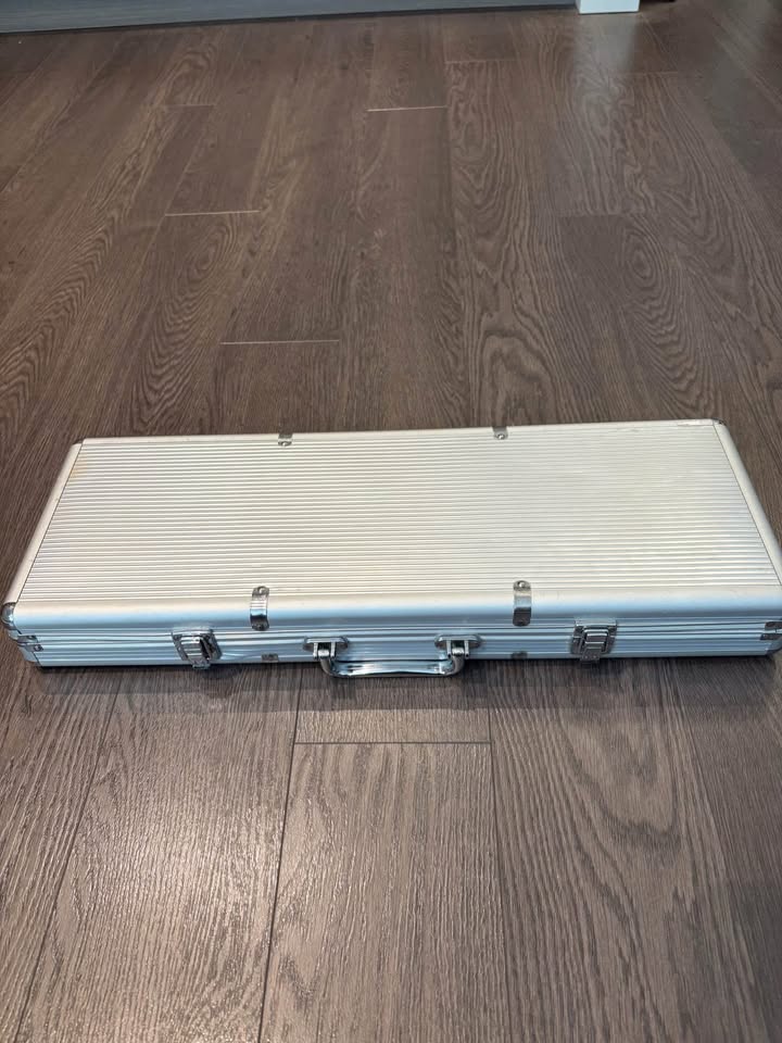 Poker Chip Set with Aluminum Carrying Case - photo 4