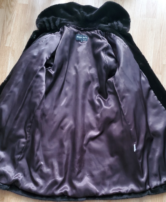 Beautiful Fur coat - Blackish-Dark-Brown Faux - NEW! - $80 O.B.O - photo 4