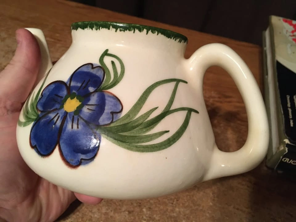 VINTAGE TEAPOT CERAMIC WALL POCKET BLUE FLOWER GREEN TRIM AND LE - photo 4