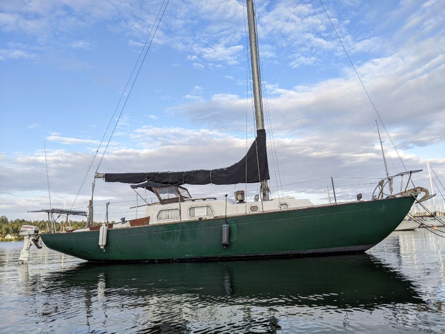 1971 Alberg 30 Sailboat + Mooring Buoy