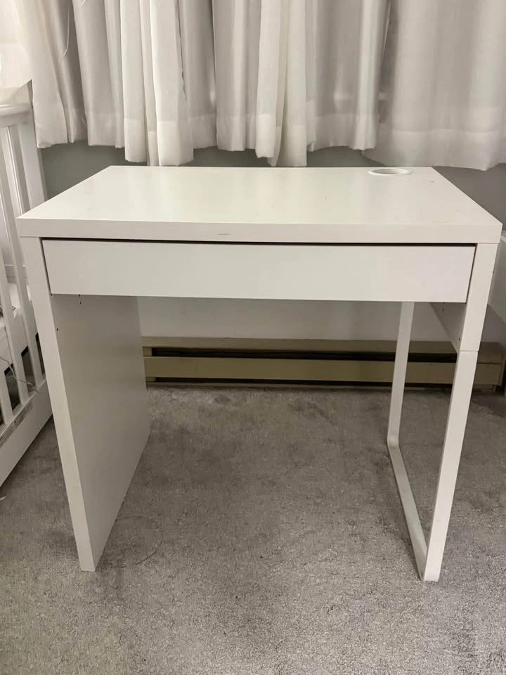 Ikea Micke Desk - White, Assembled - photo 2