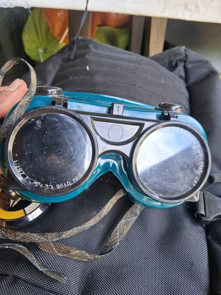 Vintage Makita Welding Goggles $35 - photo 5