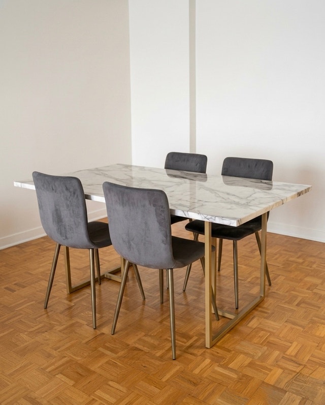 Dinner table + chairs