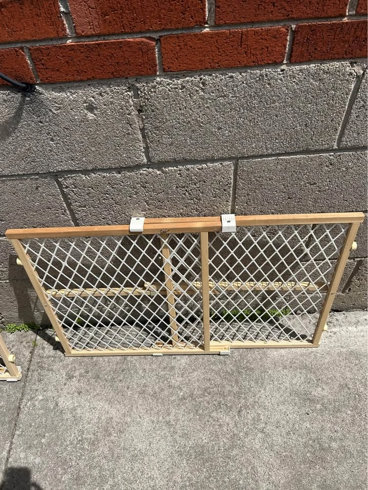 2 Baby Safety Gates - Barely Used - photo 2
