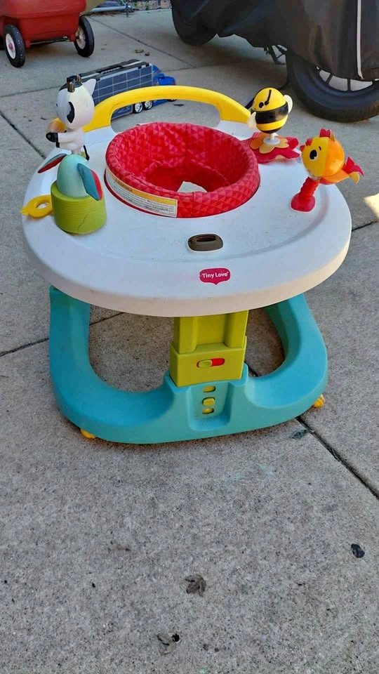 Tiny Love Walker Activity Center