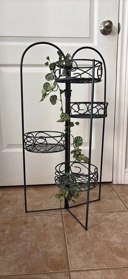 Plant pot holders