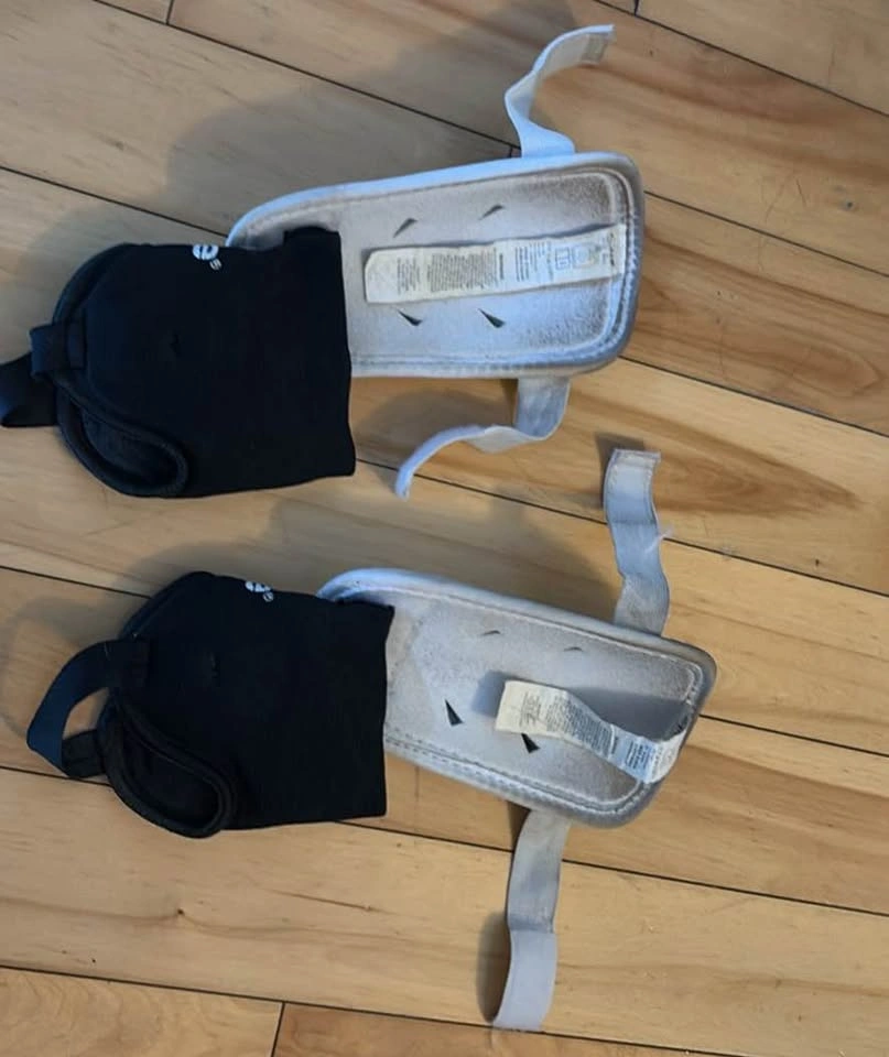 Soccer shin pads - photo 2