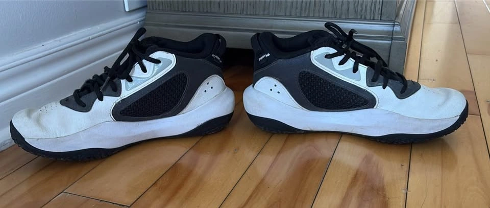 Basketball shoes - photo 2