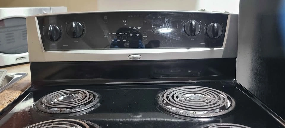 Whirlpool Oven - photo 2