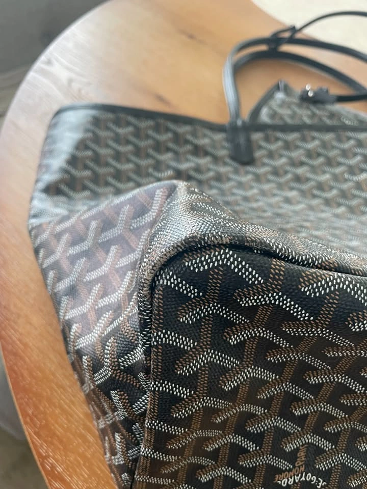 Large Tote Bag with Mini Pouch - photo 4