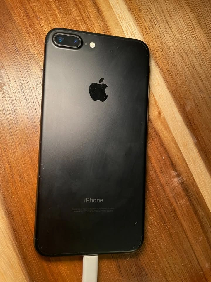 iPhone 7 Plus — Matte Black - photo 2