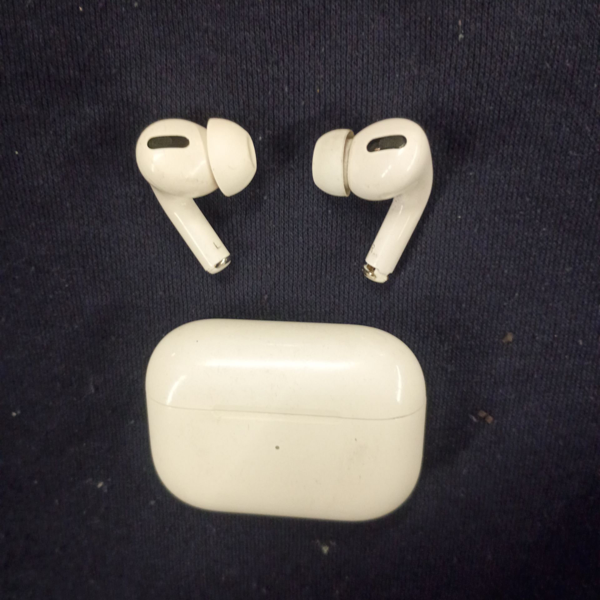 Apple Airpods Pro 1st Generation - photo 2