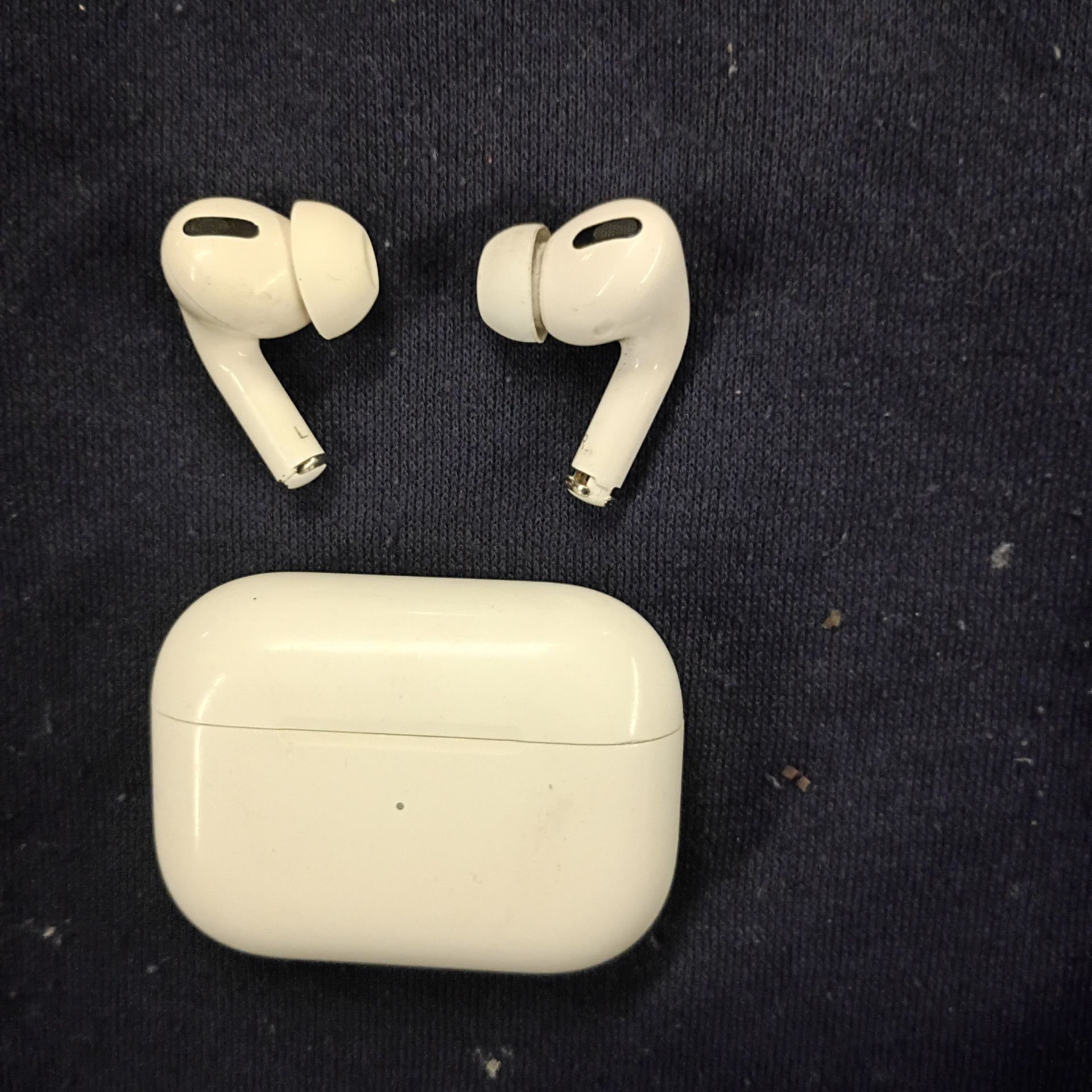 Apple Airpods Pro 1st Generation - photo 3