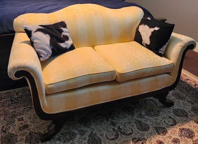 Stylish Light Yellow Loveseat - Modern Mid-century