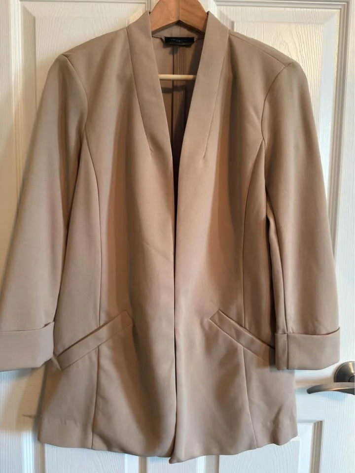 Like NEW Women’s Blazer image indicator(2)