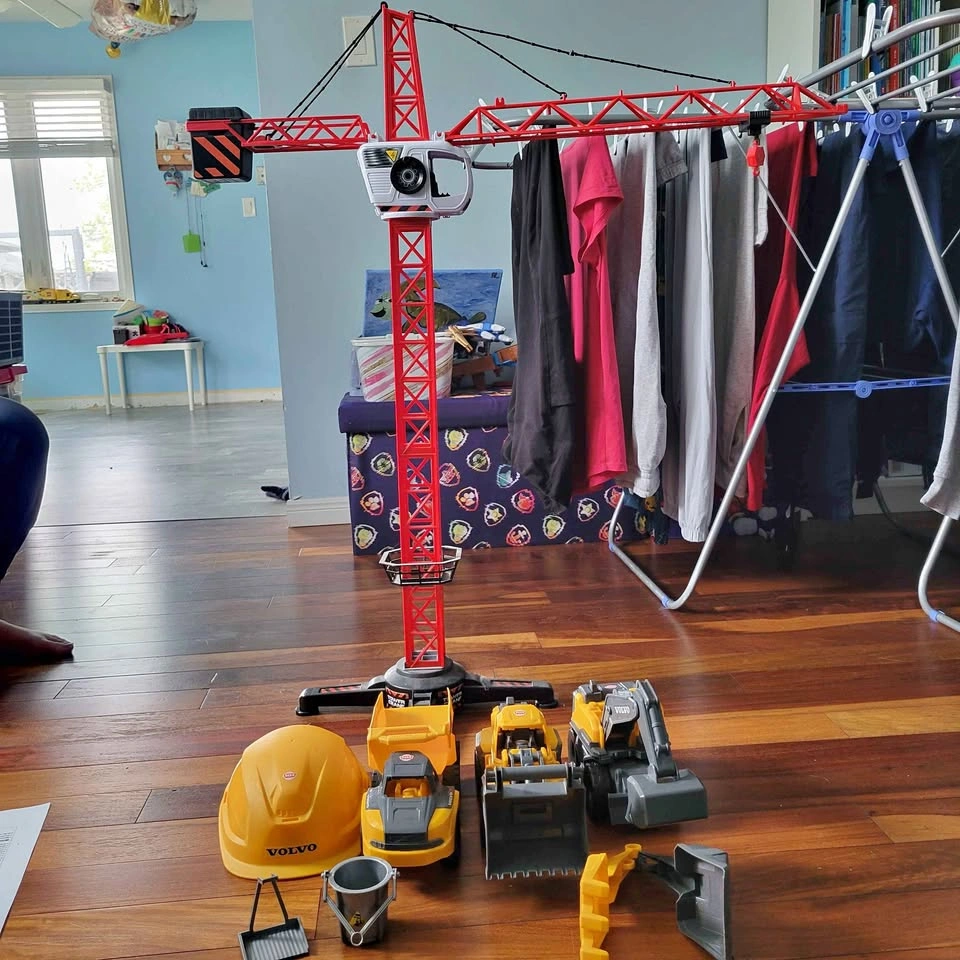 EEUC Dickie's Construction Crane with vehicles