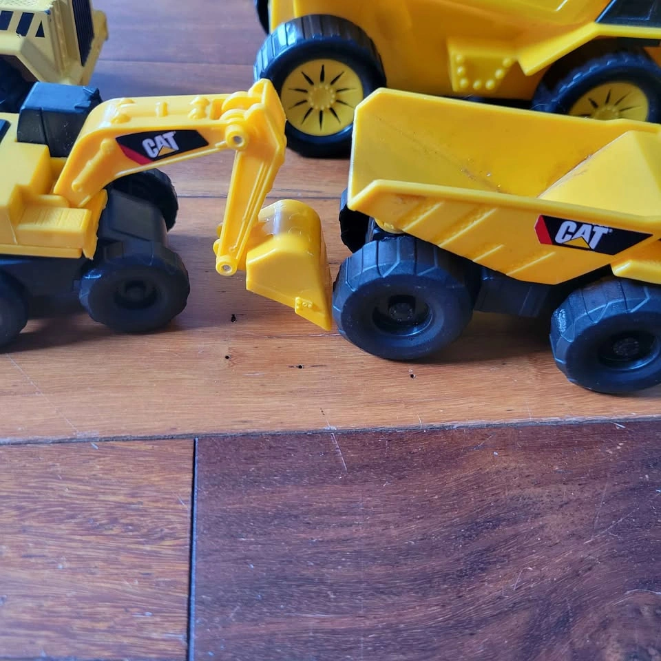 EEUC Construction Vehicles - photo 3