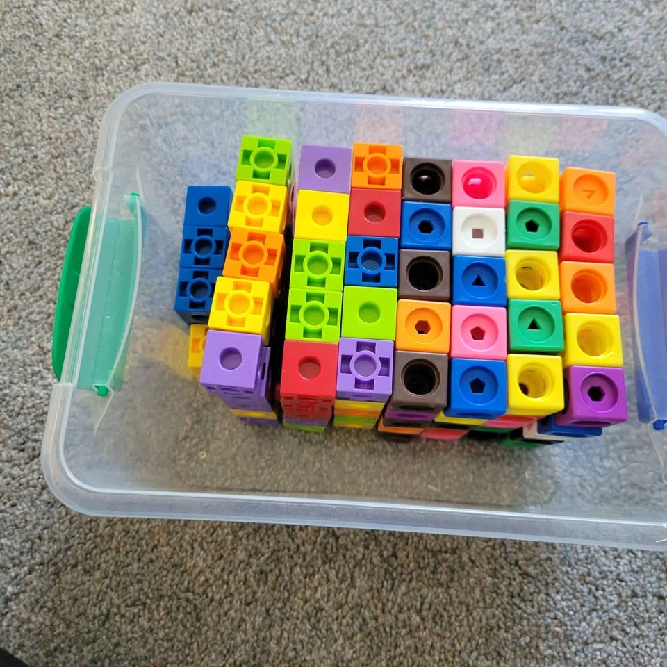 EEUC Math Linking Cubes - photo 2
