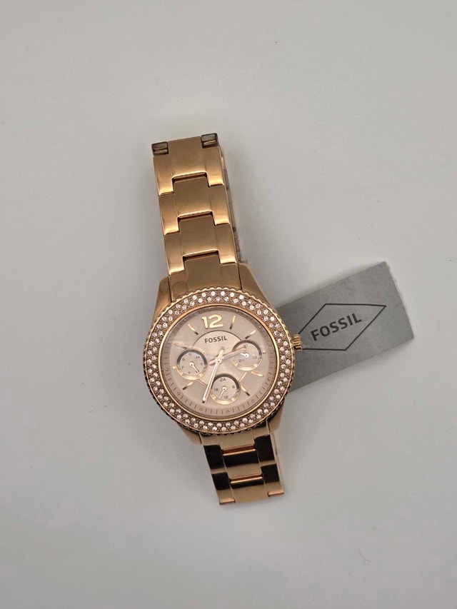 Womans Fossil Watch - photo 2