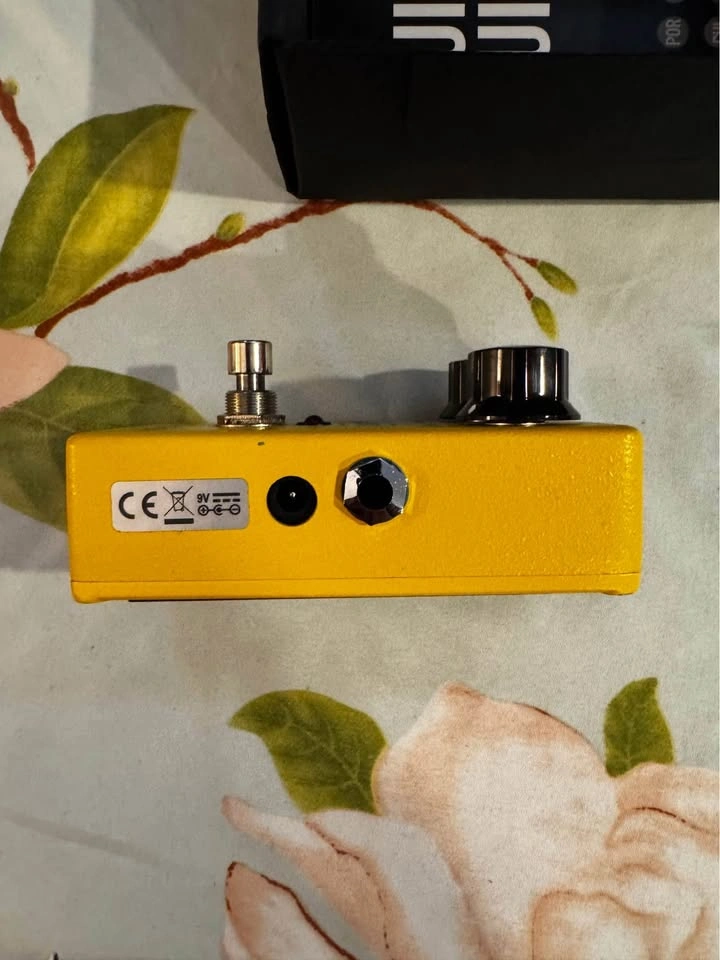 M104 - Distortion + Pedal (basically new) - photo 3