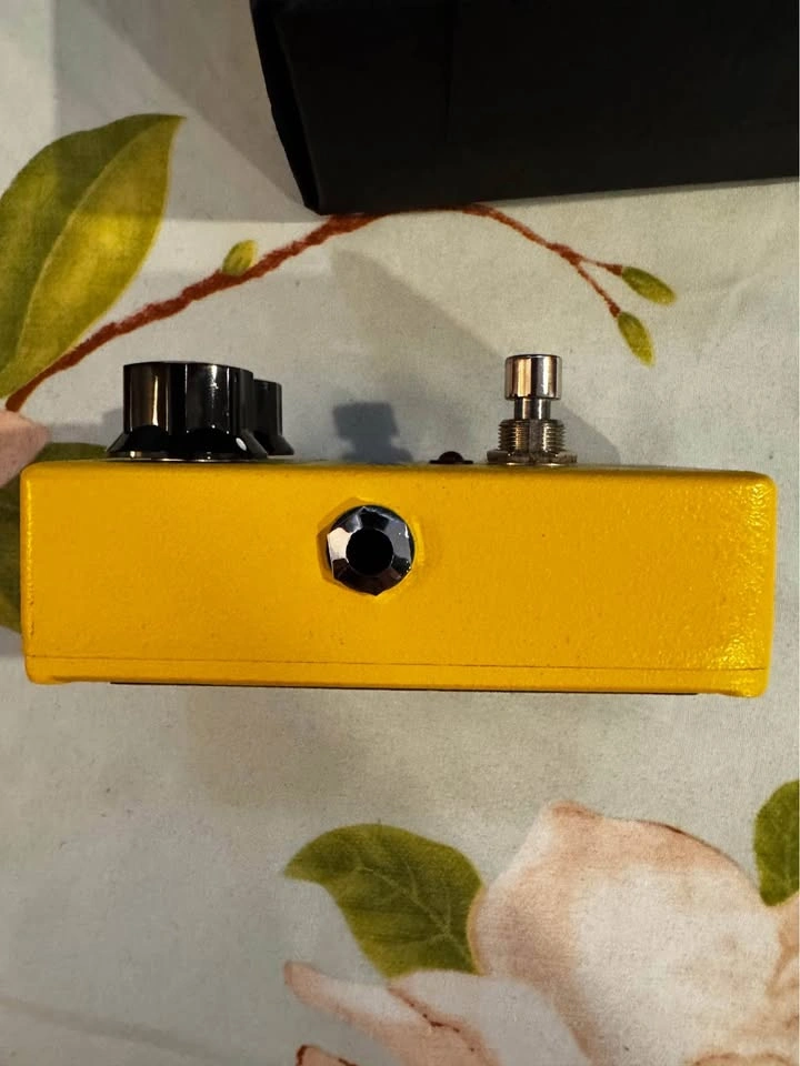 M104 - Distortion + Pedal (basically new) - photo 4