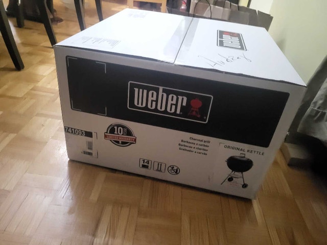 Weber Original Kettle Charcoal Grill