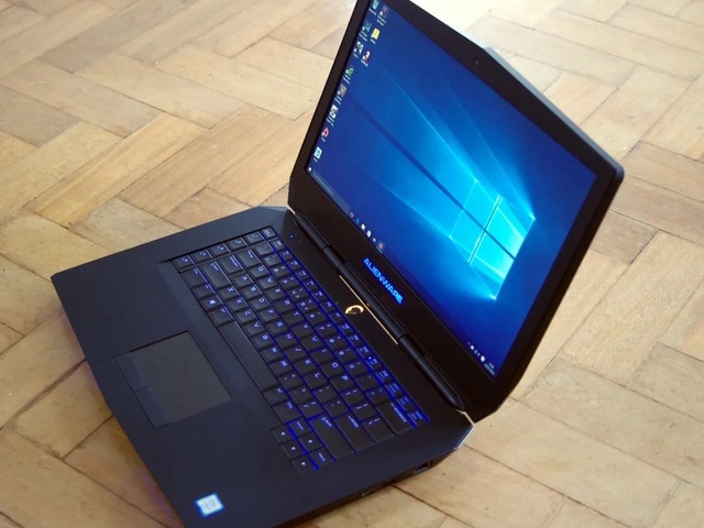 Alienware 15 R2 Gaming Laptop - photo 3