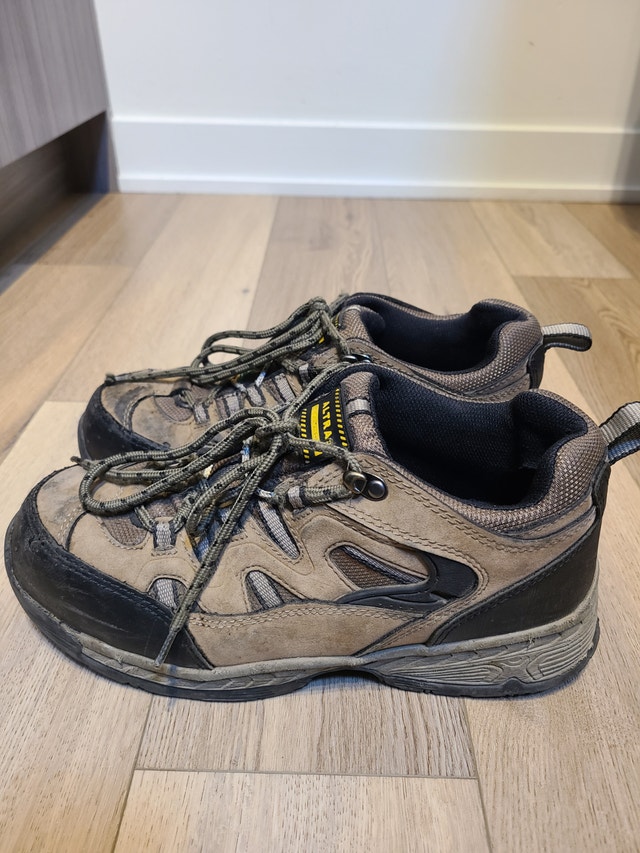 Altra Shield CSA Steel Toe Safety Shoes Size 9 Brown