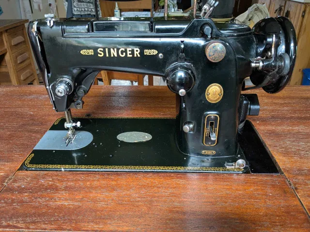 Vintage Singer Sewing Machine and Table image indicator(2)