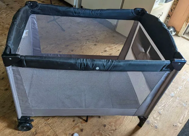 Avalon Playpen *Barely Used*      *Like Brand New* image indicator(2)