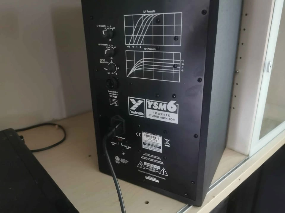 Yorkville Powered Studio Monitors & Subwoofer w/ Stands - photo 2