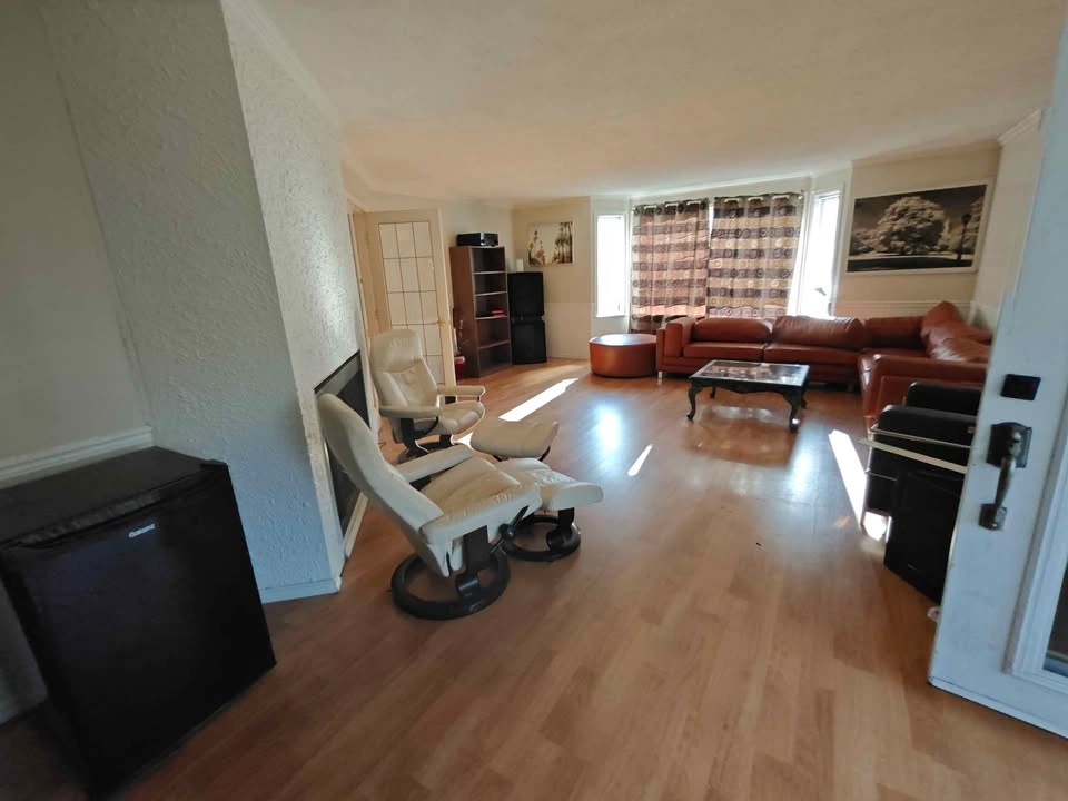 1 Bed 1 Bath Apartment - photo 2