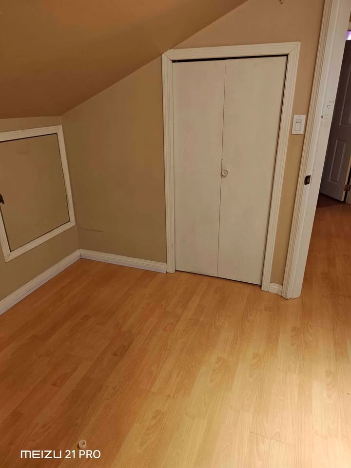 5 Beds 2 Baths - House - photo 5
