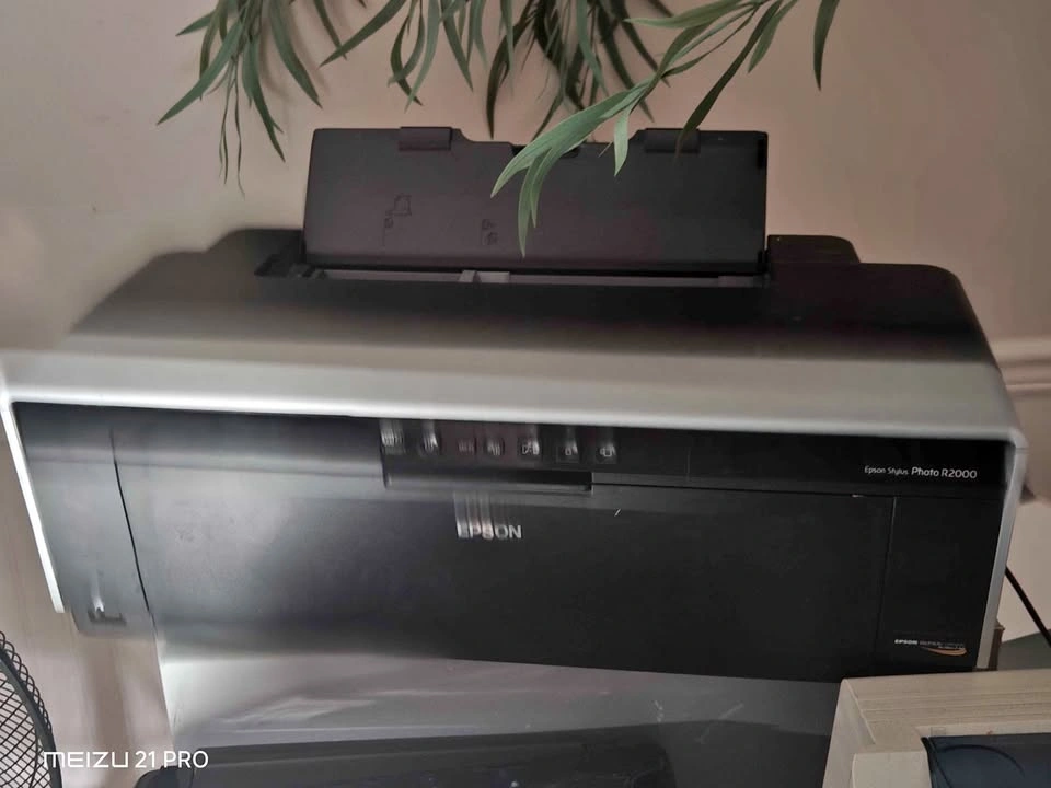 Epson Stylus Photo R2000 Printer with 3 Trays (Card/Disc/Insert)