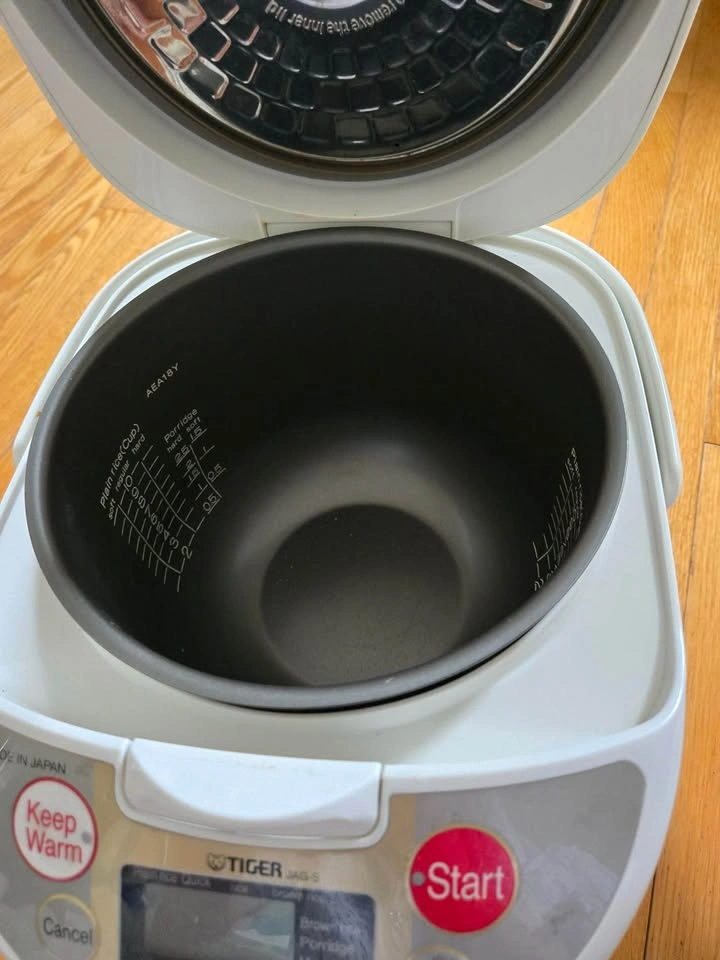 Rice Cooker 10 Cups (TIGER MADE IN JAPAN) - photo 2